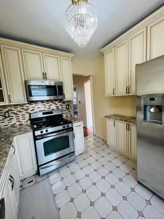 51 Howard Parkway, Unit #2, New Rochelle, NY 10801 - Photo 11 of 12