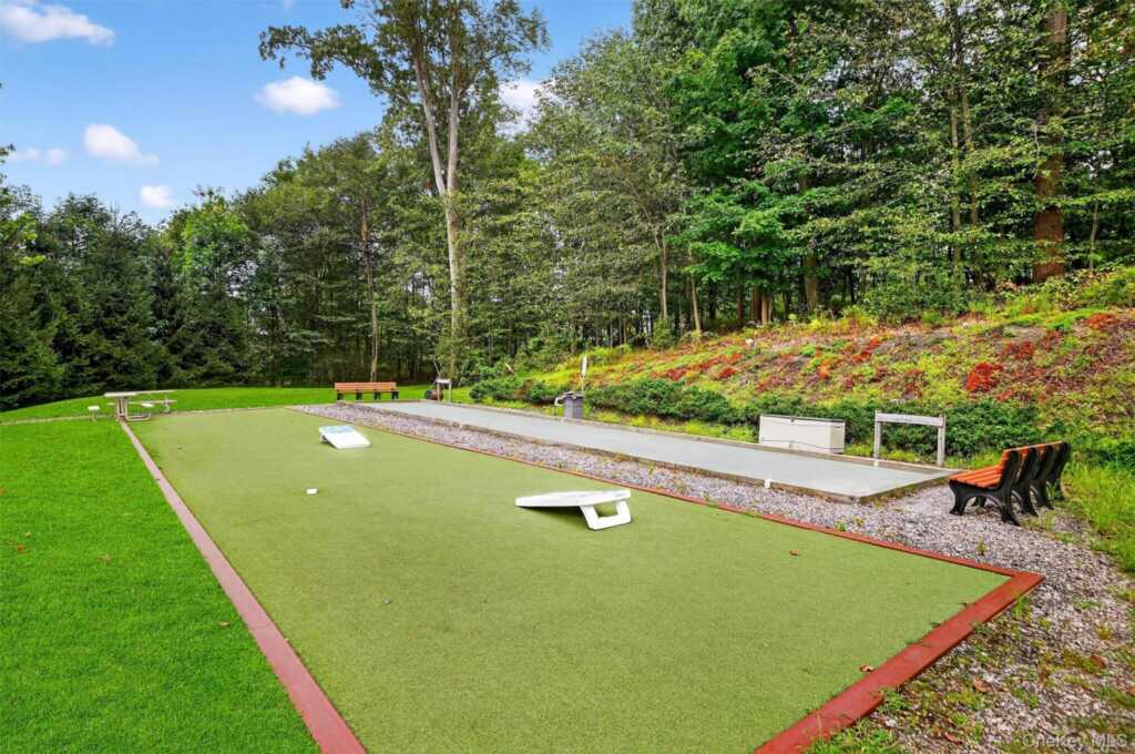 29 Michael Roberts Court, Pearl River, NY 10965 - Photo 33 of 44