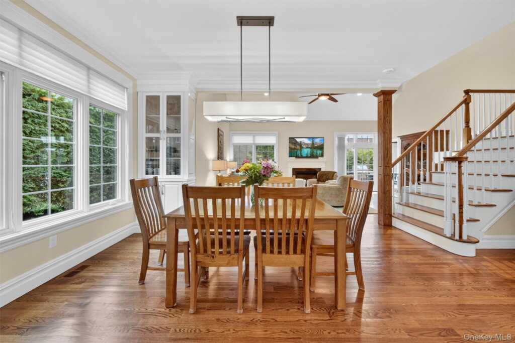 29 Michael Roberts Court, Pearl River, NY 10965 - Photo 5 of 44