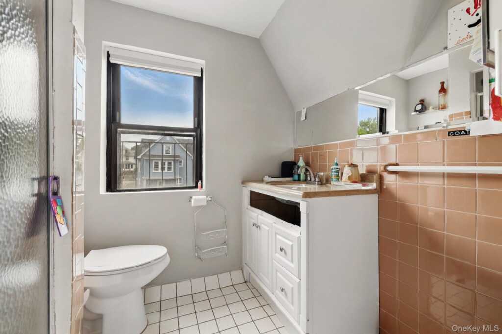 40 Longview Avenue, White Plains, NY 10605 - Photo 29 of 45
