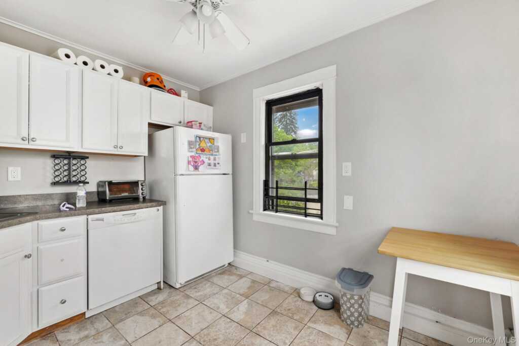 40 Longview Avenue, White Plains, NY 10605 - Photo 30 of 45