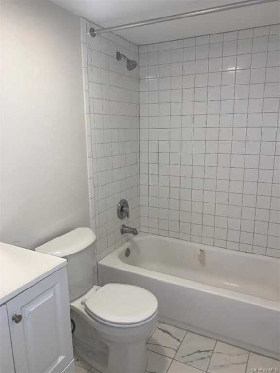 85 Middletown Road, Unit #C4, Nanuet, NY 10954 - Photo 6 of 14