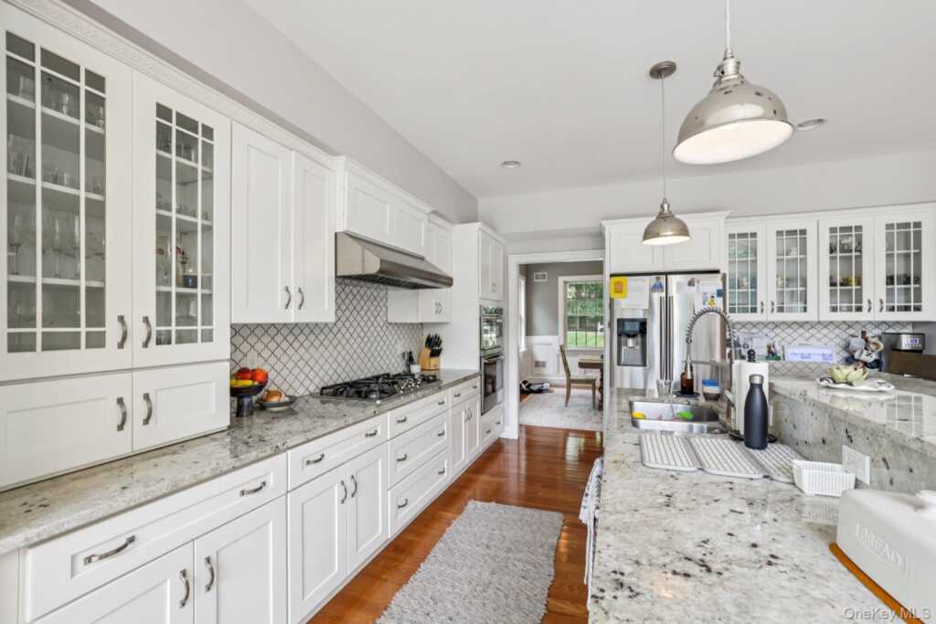350 Boxberger Road, Valley Cottage, NY 10989 - Photo 12 of 50