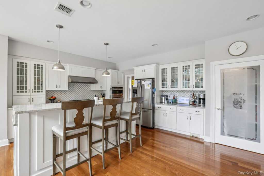 350 Boxberger Road, Valley Cottage, NY 10989 - Photo 14 of 50