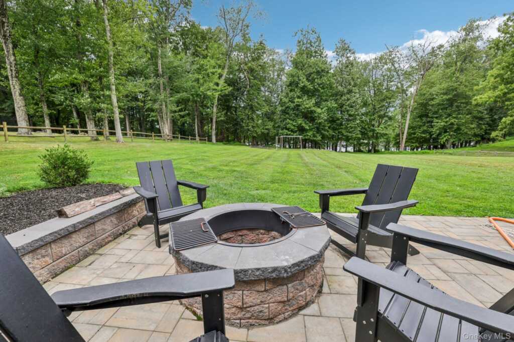 350 Boxberger Road, Valley Cottage, NY 10989 - Photo 41 of 50