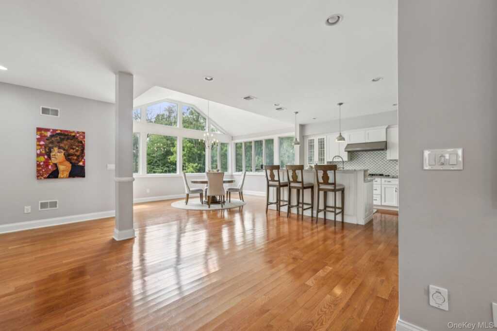 350 Boxberger Road, Valley Cottage, NY 10989 - Photo 9 of 50