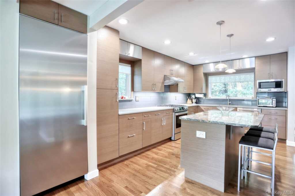 4 Steinway Court, Suffern, NY 10901 - Photo 10 of 32