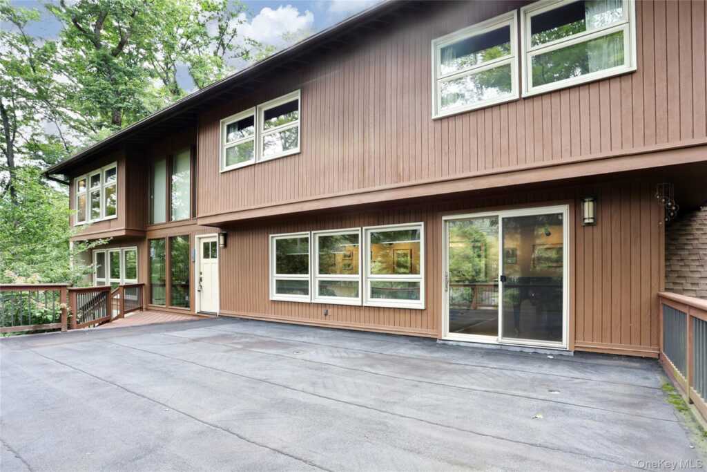 4 Steinway Court, Suffern, NY 10901 - Photo 29 of 32