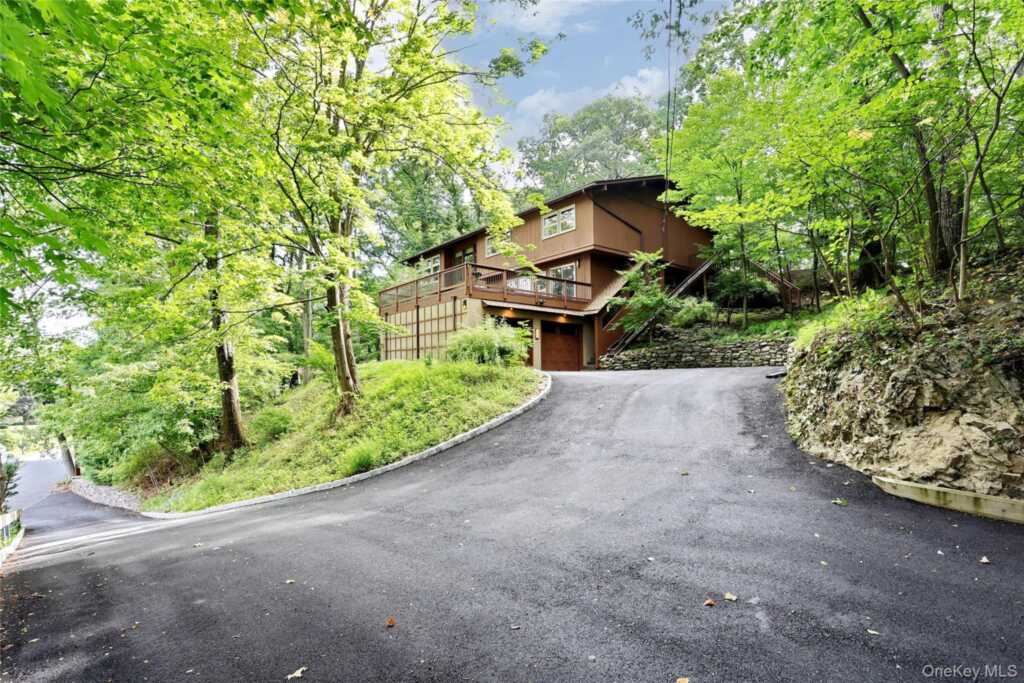 4 Steinway Court, Suffern, NY 10901 - Photo 30 of 32