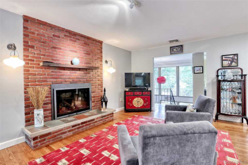 4 Steinway Court, Suffern, NY 10901 - Photo 5 of 32