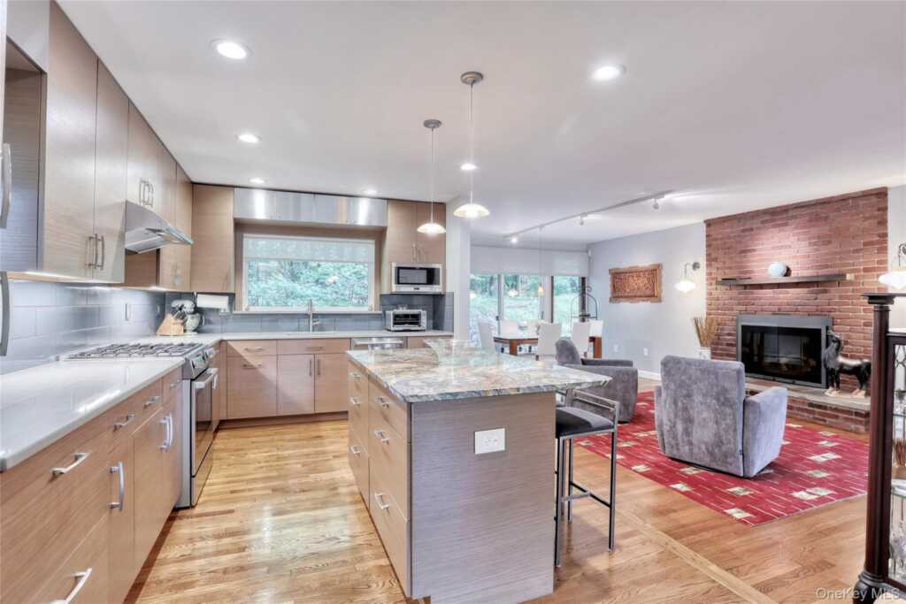 4 Steinway Court, Suffern, NY 10901 - Photo 9 of 32