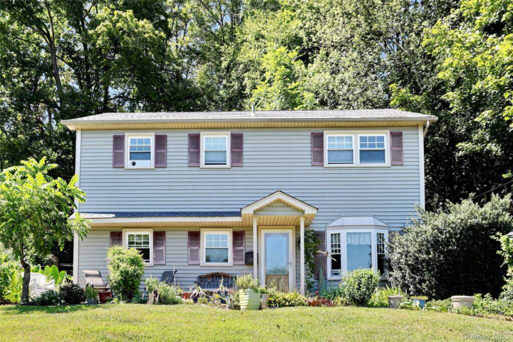 31 Lexow Avenue, Nanuet, NY 10954 - Photo 2 of 24