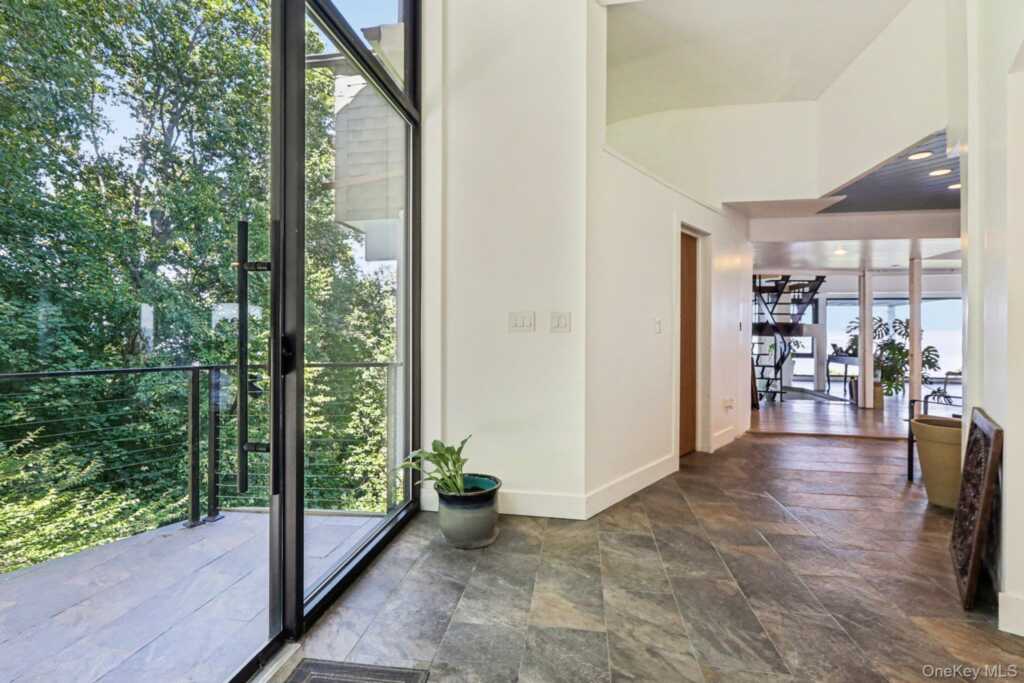 288 South Boulevard, Nyack, NY 10960 - Photo 6 of 29