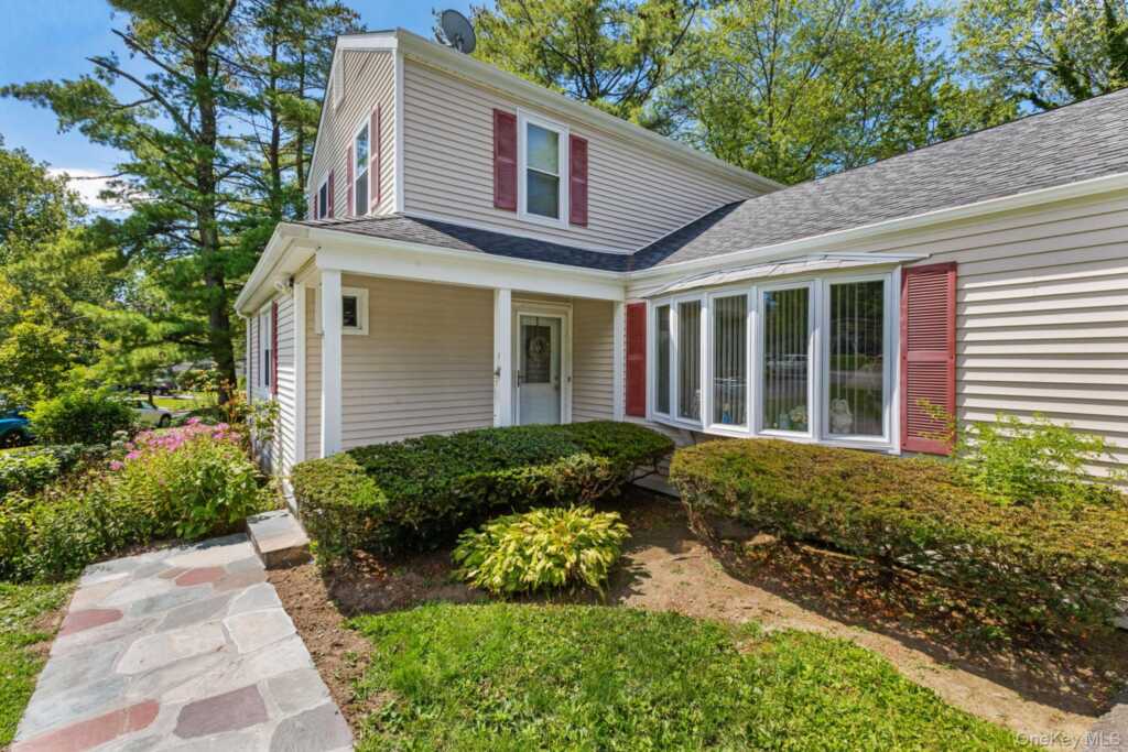 100 Daisy Farms Drive, New Rochelle, NY 10804