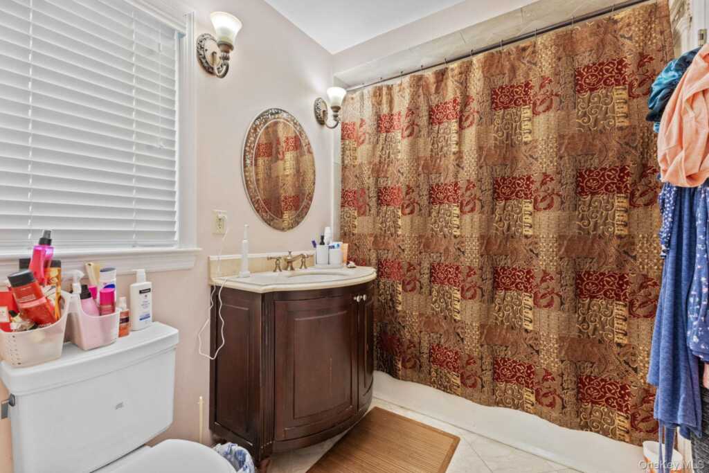 100 Daisy Farms Drive, New Rochelle, NY 10804 - Photo 16 of 30