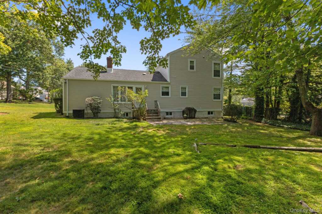 100 Daisy Farms Drive, New Rochelle, NY 10804 - Photo 21 of 30
