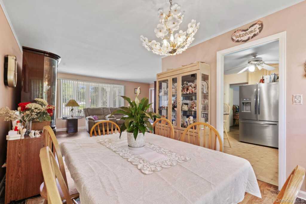 100 Daisy Farms Drive, New Rochelle, NY 10804 - Photo 6 of 30