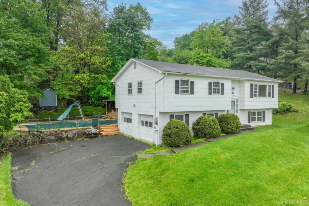 1 Delaware Drive, Nyack, NY 10960 - Photo 2 of 50