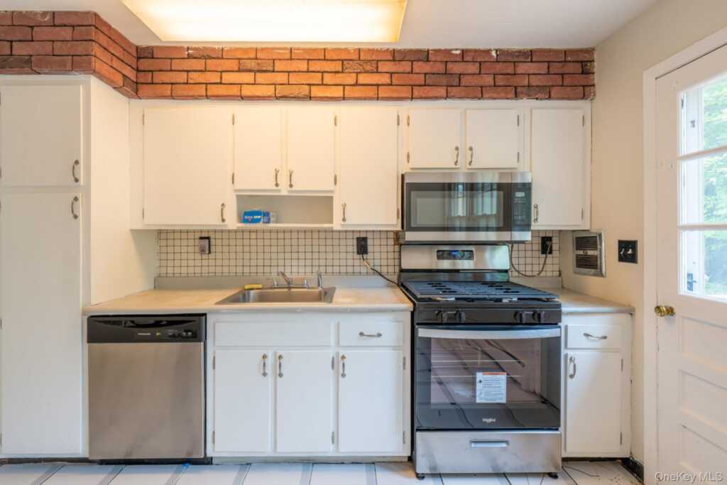 1 Delaware Drive, Nyack, NY 10960 - Photo 6 of 50