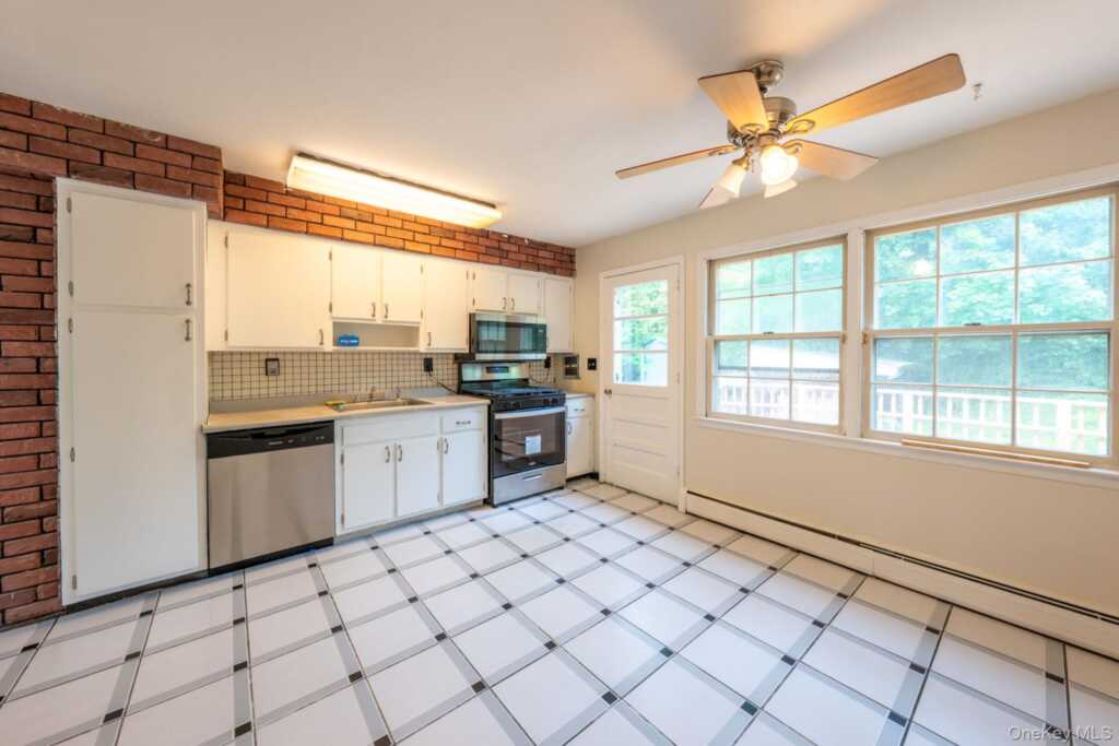 1 Delaware Drive, Nyack, NY 10960 - Photo 9 of 50