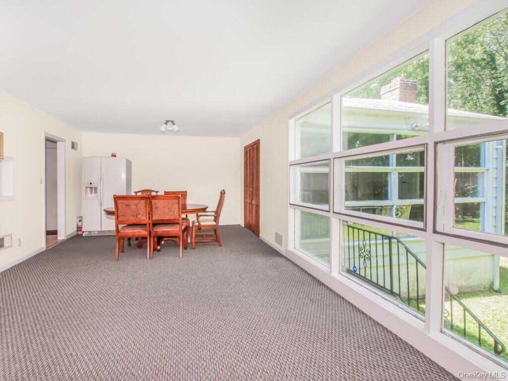 90 Daisy Farms Drive, New Rochelle, NY 10804 - Photo 12 of 45
