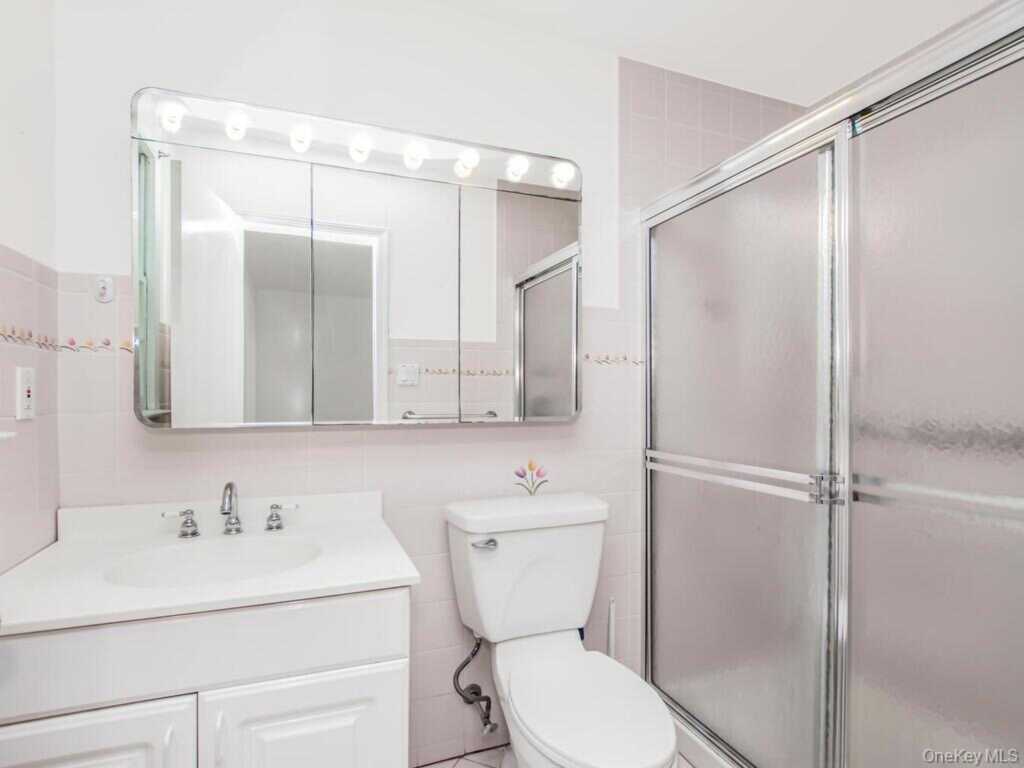 90 Daisy Farms Drive, New Rochelle, NY 10804 - Photo 24 of 45