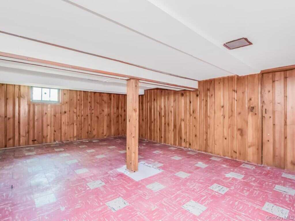 90 Daisy Farms Drive, New Rochelle, NY 10804 - Photo 29 of 45