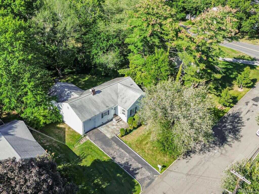 90 Daisy Farms Drive, New Rochelle, NY 10804 - Photo 39 of 45