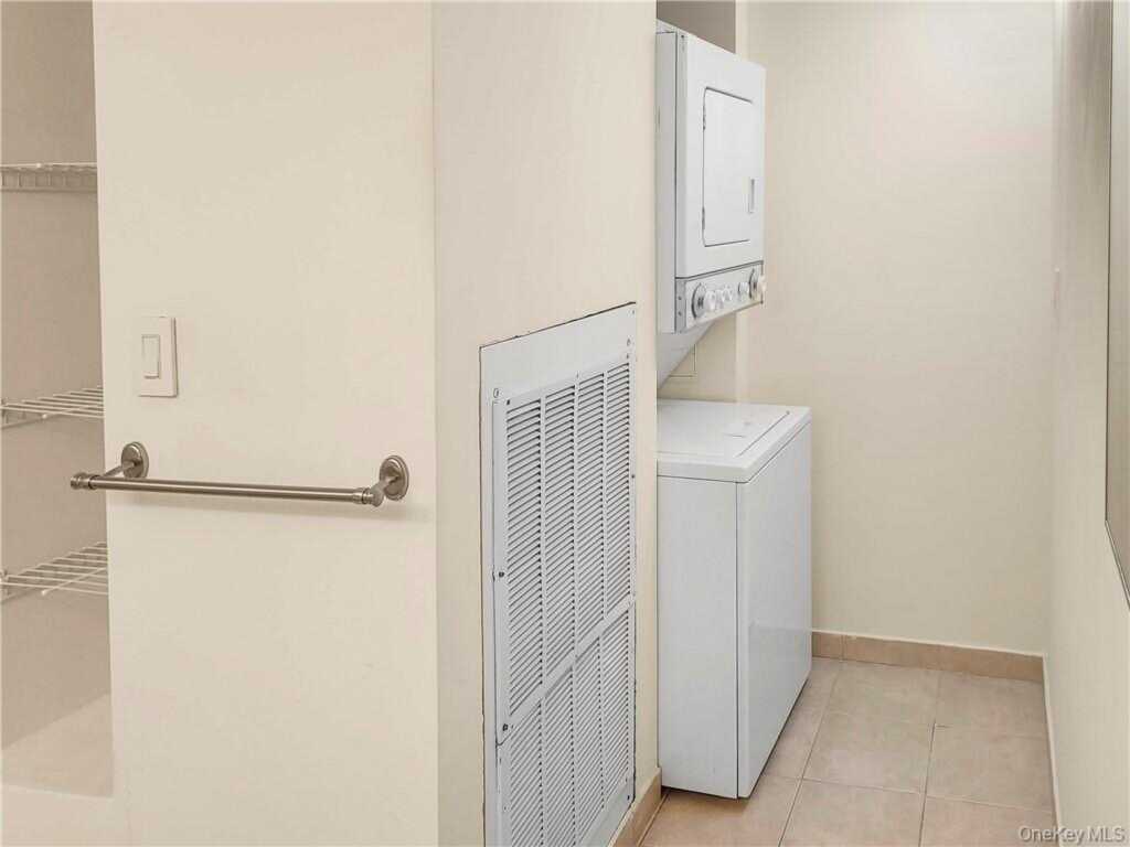 4 Martine Avenue, Unit #617, White Plains, NY 10606 - Photo 15 of 32