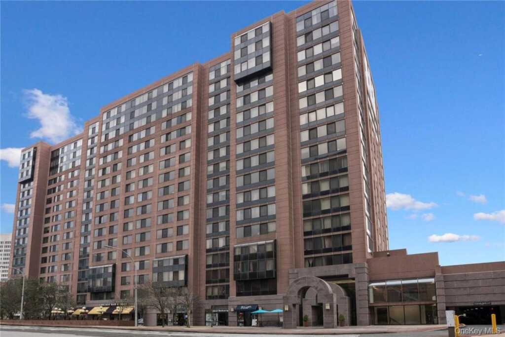 4 Martine Avenue, Unit #617, White Plains, NY 10606 - Photo 21 of 32