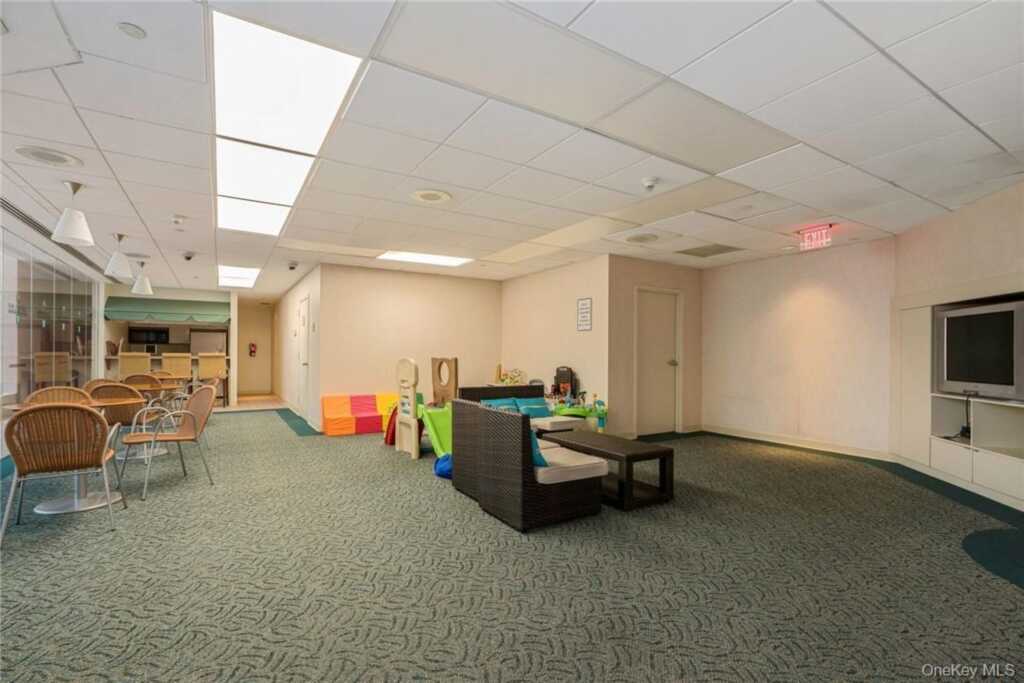4 Martine Avenue, Unit #617, White Plains, NY 10606 - Photo 29 of 32