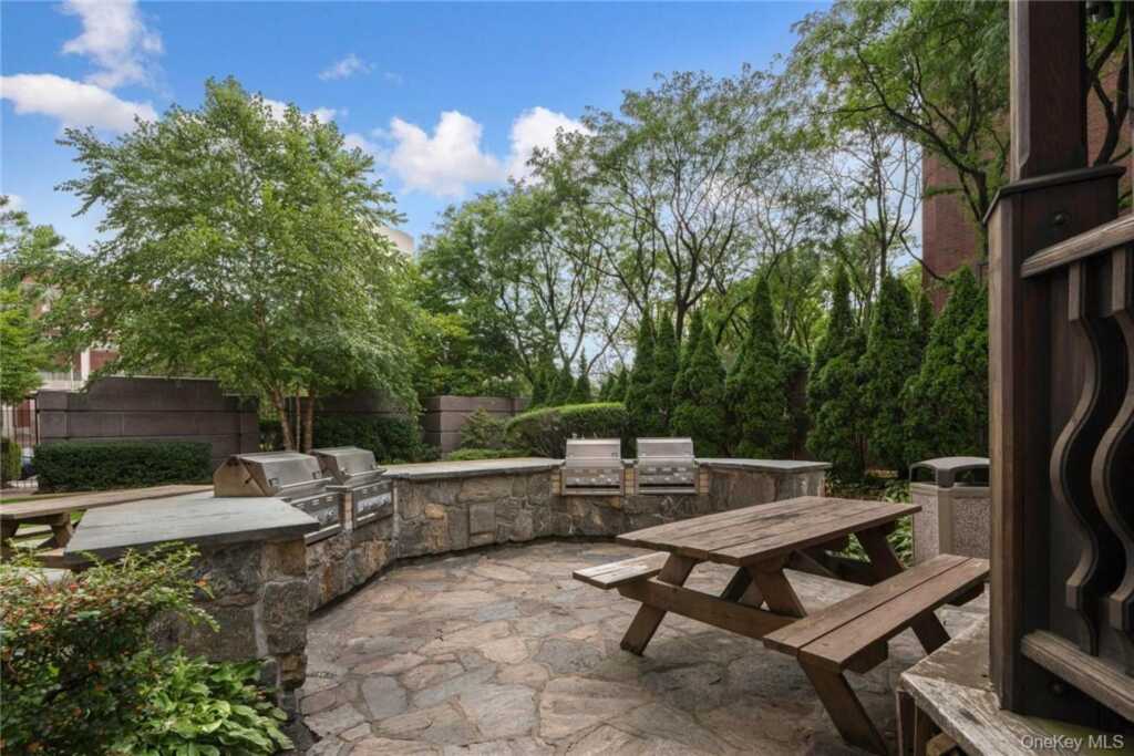 4 Martine Avenue, Unit #617, White Plains, NY 10606 - Photo 31 of 32