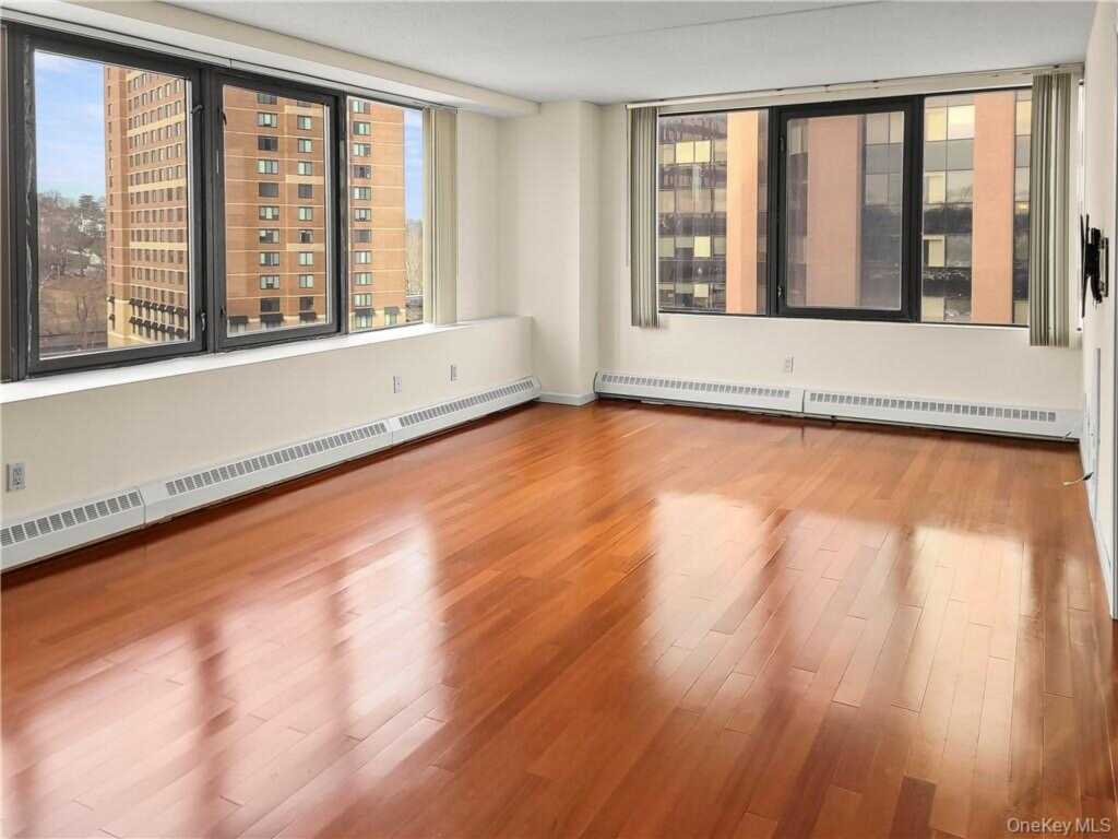 4 Martine Avenue, Unit #617, White Plains, NY 10606 - Photo 4 of 32