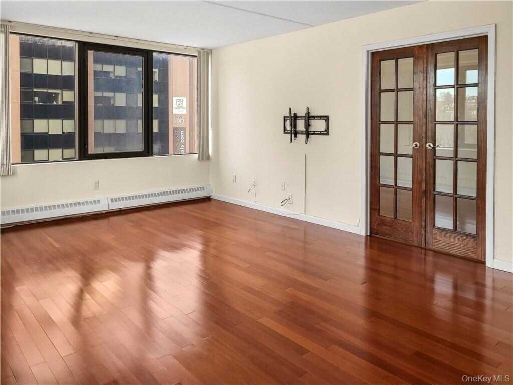 4 Martine Avenue, Unit #617, White Plains, NY 10606 - Photo 5 of 32