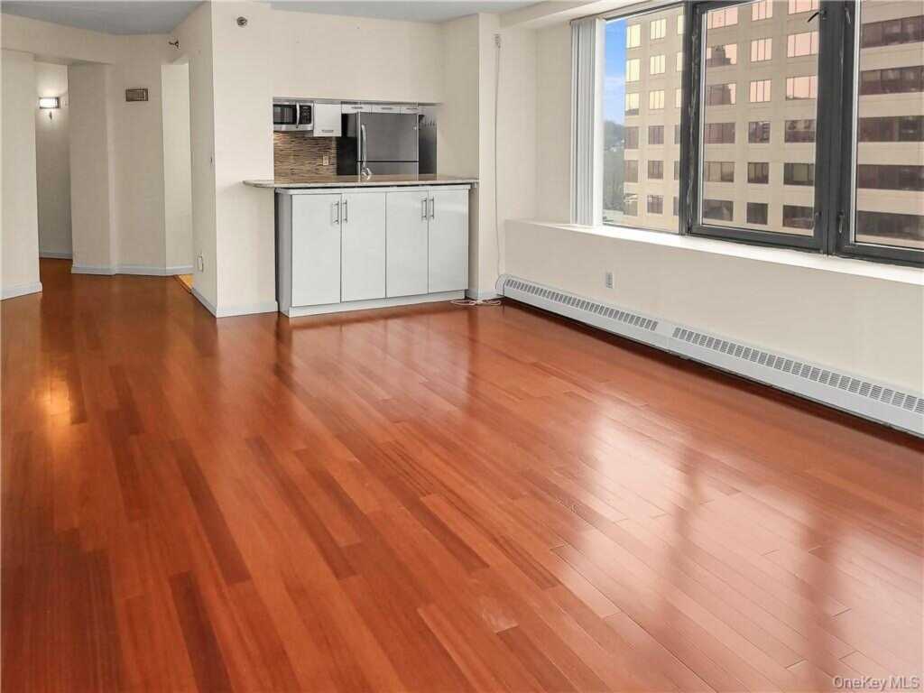 4 Martine Avenue, Unit #617, White Plains, NY 10606 - Photo 6 of 32