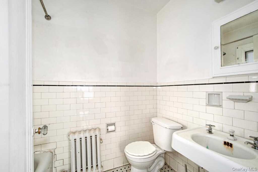 232 Chatterton Parkway, White Plains, NY 10606 - Photo 11 of 21