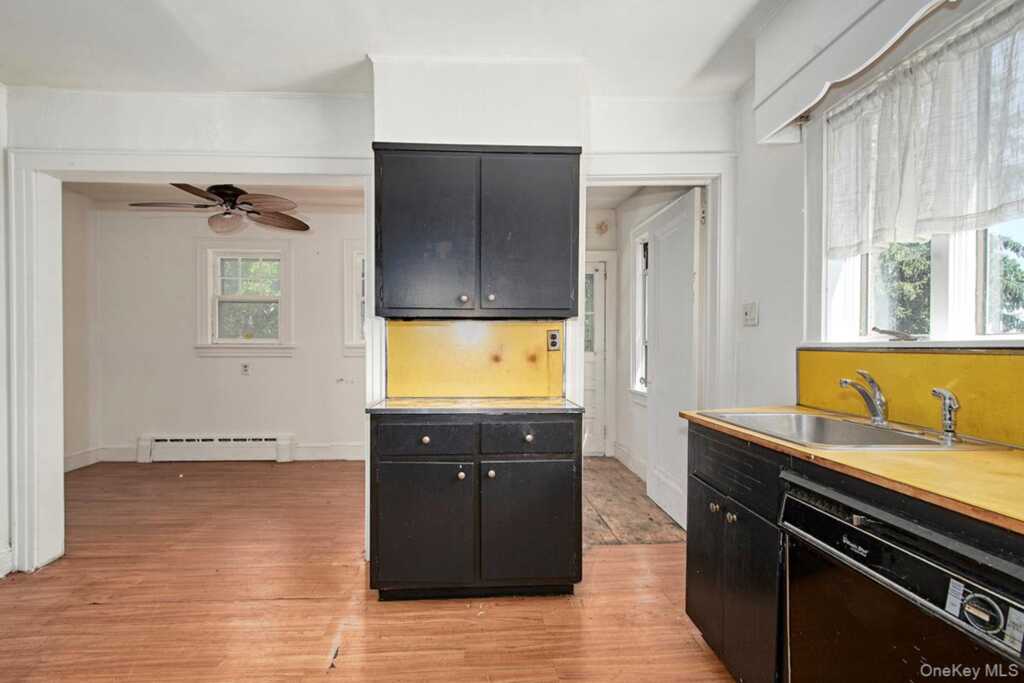 232 Chatterton Parkway, White Plains, NY 10606 - Photo 8 of 21