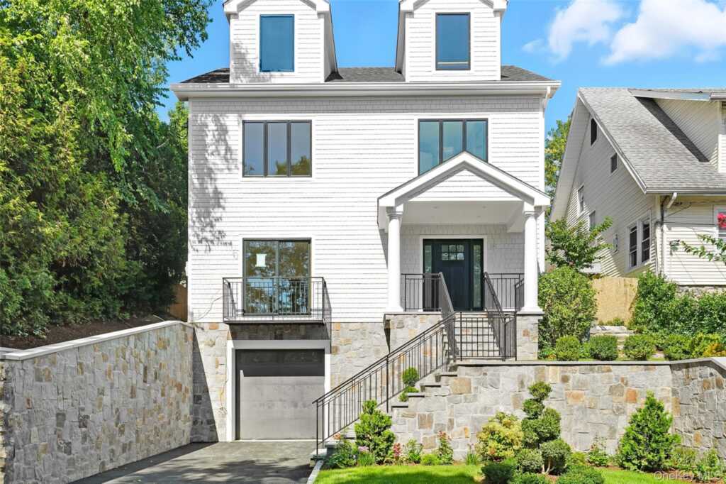 64 1/2 Exchange Place, Rye, NY 10573 - Photo 2 of 38