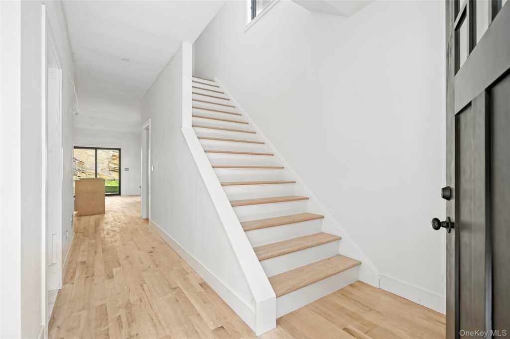 64 1/2 Exchange Place, Rye, NY 10573 - Photo 5 of 38