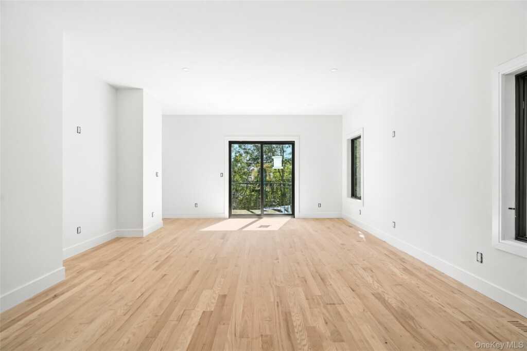 64 1/2 Exchange Place, Rye, NY 10573 - Photo 6 of 38