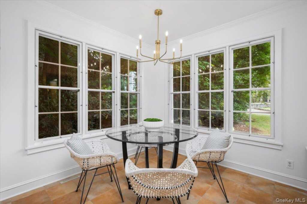 120 Lyncroft Road, New Rochelle, NY 10804 - Photo 11 of 34