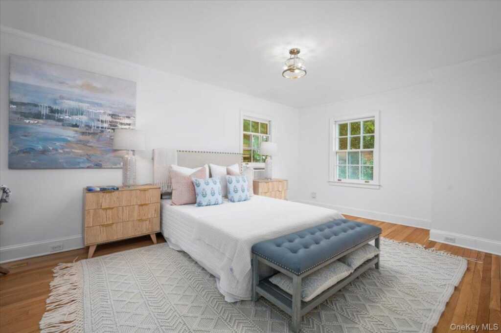 120 Lyncroft Road, New Rochelle, NY 10804 - Photo 15 of 34