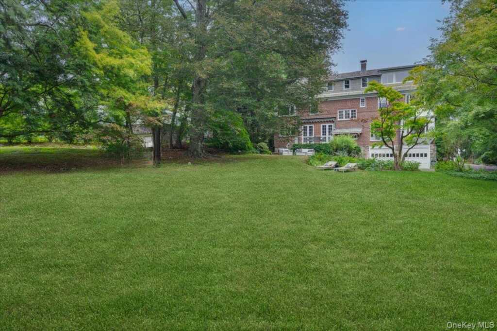 120 Lyncroft Road, New Rochelle, NY 10804 - Photo 24 of 34