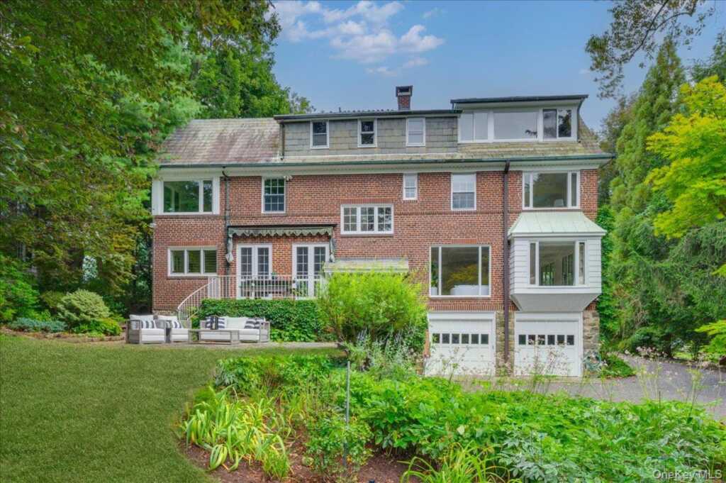 120 Lyncroft Road, New Rochelle, NY 10804 - Photo 26 of 34