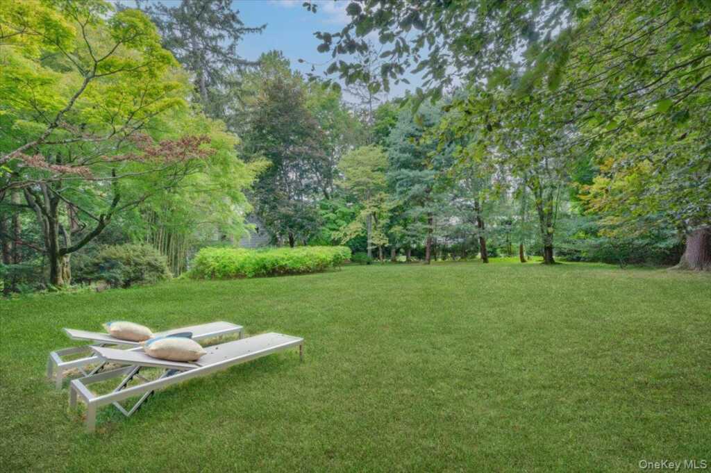 120 Lyncroft Road, New Rochelle, NY 10804 - Photo 28 of 34