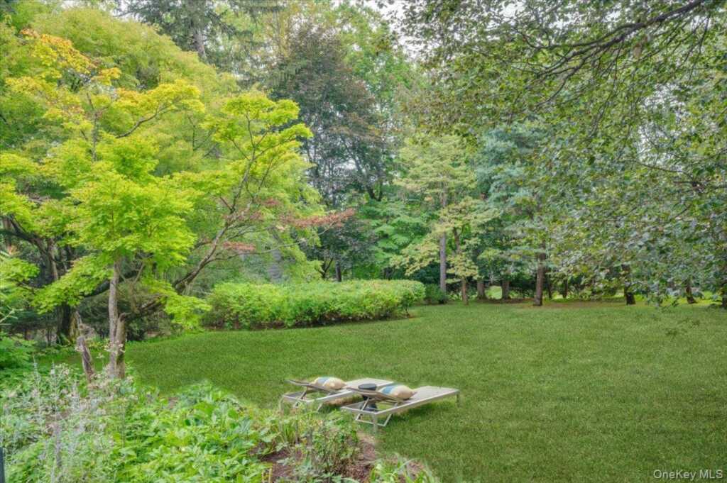 120 Lyncroft Road, New Rochelle, NY 10804 - Photo 29 of 34