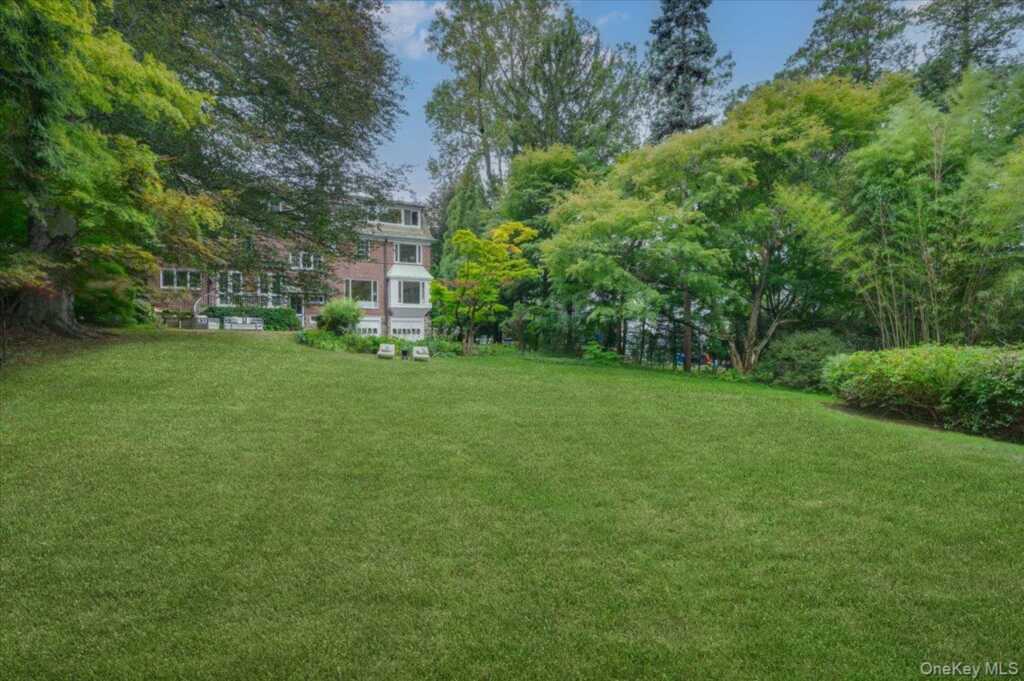 120 Lyncroft Road, New Rochelle, NY 10804 - Photo 30 of 34