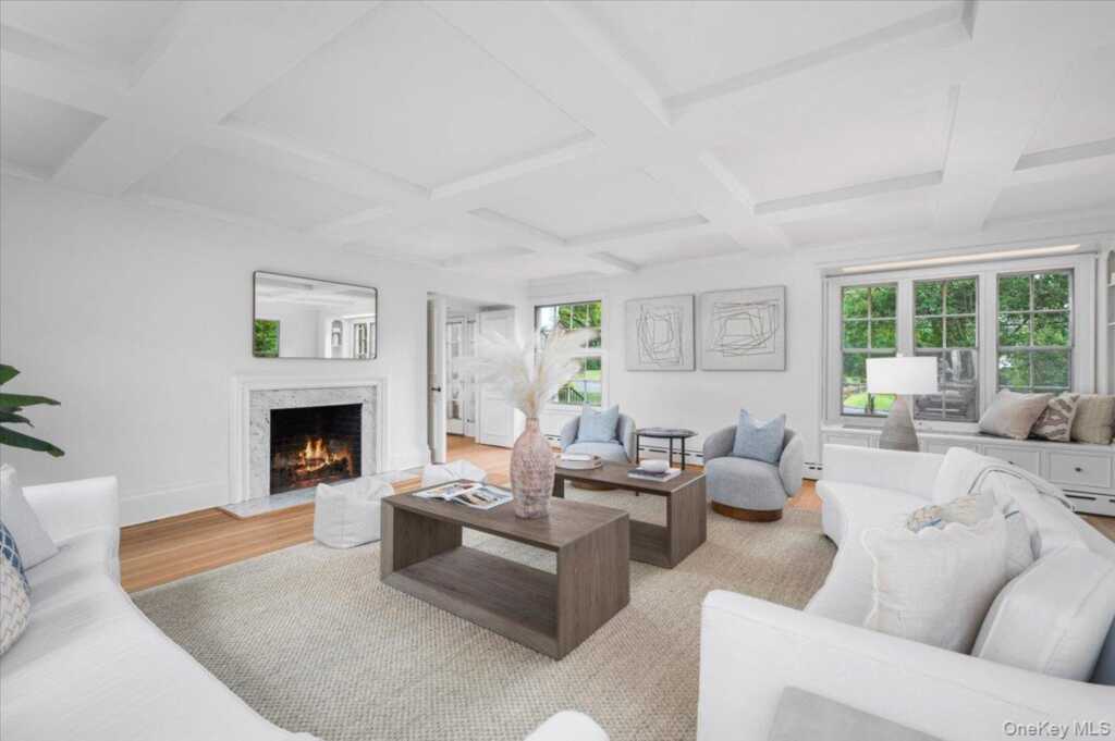 120 Lyncroft Road, New Rochelle, NY 10804 - Photo 5 of 34