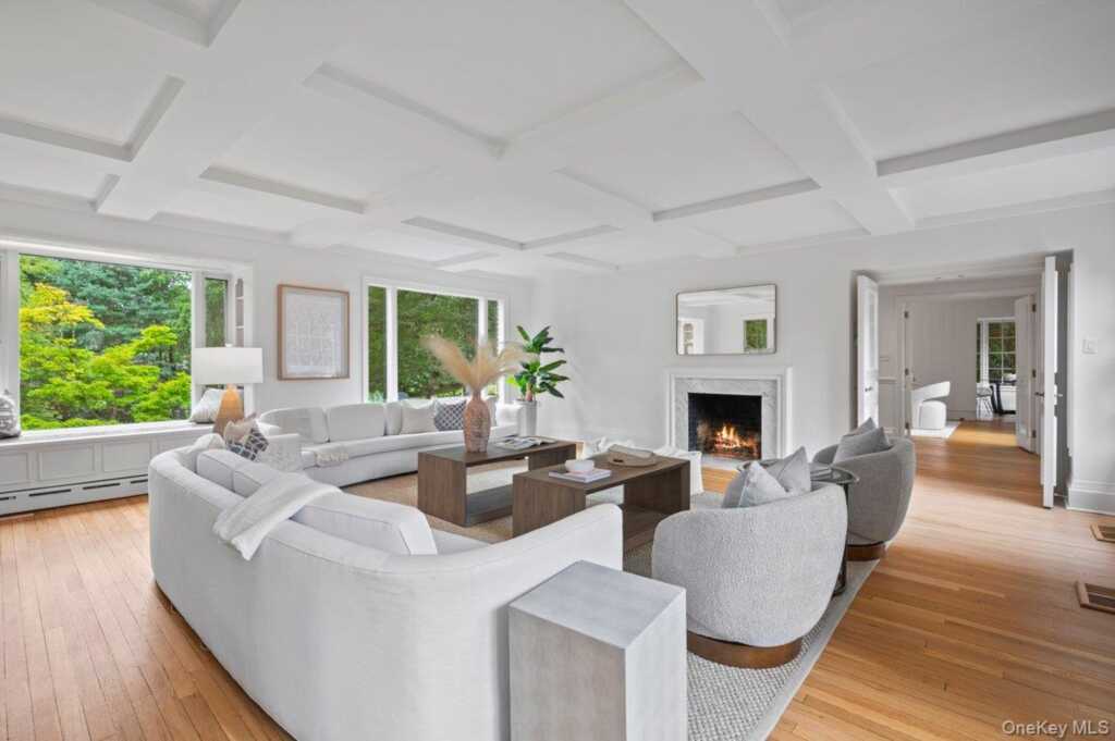 120 Lyncroft Road, New Rochelle, NY 10804 - Photo 6 of 34