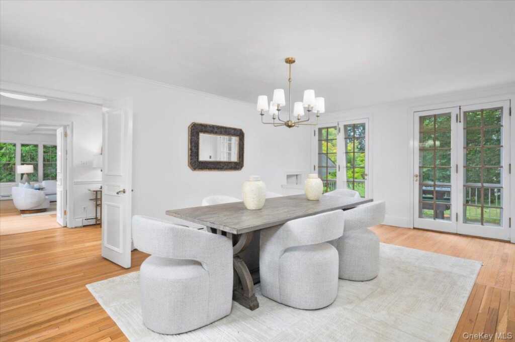 120 Lyncroft Road, New Rochelle, NY 10804 - Photo 7 of 34